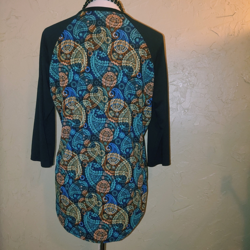 NWT LuLaRoe LLR Randy Baseball Raglan Black 3/4 Sleeves Tee Shirt Top Paisley - Picture 3 of 11